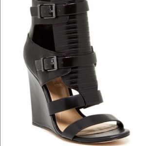 BCBG ‘Lidelle’ black sandal wedge Size 7.5